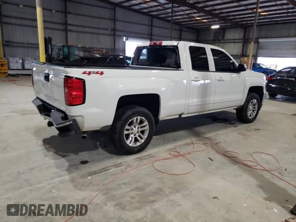 2019 Chevrolet Silverado 1500 LT with VIN 2GCVKPEC8K1165328, listed as a Copart auction lot 86112365 with 114,400 mi miles and Salvage title. Bid and sale history available at DreamBid. Image 3.