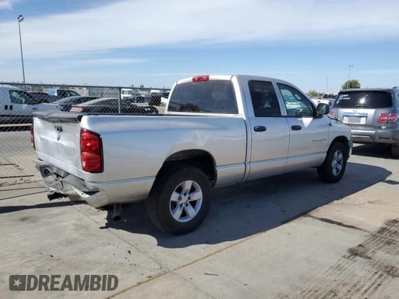 ✅ 2007 Dodge 1500 ST • VIN: 1D7HA18K77J572902 • Лот: 77627844. Опубликован ранее на Copart с пробегом 123 796 миль. Бесплатный доступ к архиву аукционных продаж из США и подробный отчёт об истории автомобиля на DreamBid. Изображение 3.