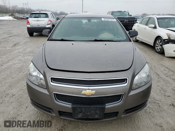 ✅ 2011 Chevrolet Malibu 1LS • VIN: 1G1ZB5E14BF164909 • Lot: 84567644. Listed on Copart with 110,756 mi. Free auction sales archive from the USA and detailed vehicle history report at DreamBid. Image 5.