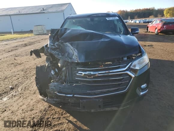 ✅ 2019 Chevrolet Traverse LT Cloth • VIN: 1GNERGKW9KJ318628 • Lot: 92712595. Wystawiony na Copart z przebiegiem 72 682 mil. Bezpłatny archiwum sprzedaży aukcyjnych z USA i szczegółowy raport historii pojazdu na DreamBid. Zdjęcie 5.