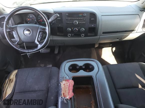 ✅ 2012 Chevrolet Silverado 1500 LS • VIN: 1GCRCREA9CZ275418 • Лот: 82343515. Опубликован ранее на Copart с пробегом 392 642 миль. Бесплатный доступ к архиву аукционных продаж из США и подробный отчёт об истории автомобиля на DreamBid. Изображение 8.