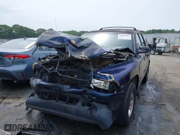 ✅ 1999 Dodge Durango • VIN: 1B4HR28Y8XF711402 • Lot: 42265853. Wystawiony na IAAI z przebiegiem 294 245 mil. Bezpłatny archiwum sprzedaży aukcyjnych z USA i szczegółowy raport historii pojazdu na DreamBid. Zdjęcie 12.