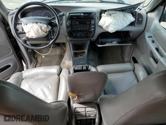 ✅ 1996 Ford Explorer XL • VIN: 1FMDU34X6TZB71667 • Lot: 51969375. Listed on Copart with 226,288 mi. Free auction sales archive from the USA and detailed vehicle history report at DreamBid. Image 8.