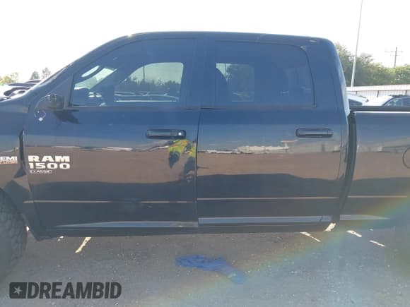 ✅ 2019 Ram 1500 SLT • VIN: 1C6RR6TT6KS690468 • Лот: 43208376. Опубликован ранее на IAAI с пробегом 177 104 миль. Бесплатный доступ к архиву аукционных продаж из США и подробный отчёт об истории автомобиля на DreamBid. Изображение 14.