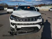 ✅ 2023 Jeep Compass Latitude • VIN: 3C4NJDBNXPT561838 • Лот: 92513025. Опубликован ранее на Copart с пробегом 47 061 миль. Бесплатный доступ к архиву аукционных продаж из США и подробный отчёт об истории автомобиля на DreamBid. Изображение 5.