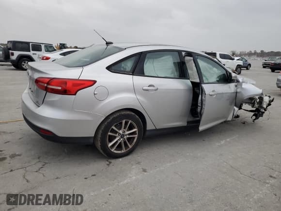 ✅ 2016 Ford Focus SE • VIN: 1FADP3F25GL303328 • Lot: 91850945. Listed on Copart with 117,874 mi. Free auction sales archive from the USA and detailed vehicle history report at DreamBid. Image 3.