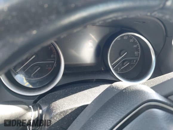 ✅ 2018 Toyota Camry SE • VIN: 4T1B11HK6JU057407 • Lot: 43502805. Listed on IAAI with 227,086 mi. Free auction sales archive from the USA and detailed vehicle history report at DreamBid. Image 7.