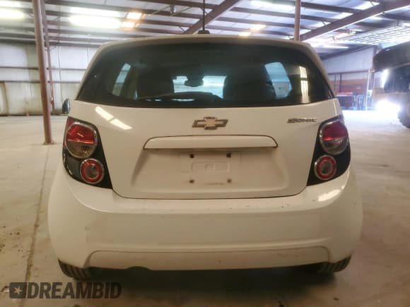 ✅ 2015 Chevrolet Sonic LS • VIN: 1G1JA6SH4F4209341 • Lot: 90074715. Listed on Copart with 120,581 mi. Free auction sales archive from the USA and detailed vehicle history report at DreamBid. Image 6.