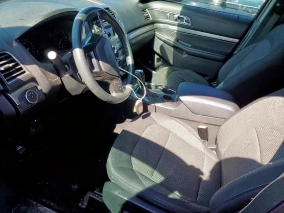 ✅ 2019 Ford Explorer XLT • VIN: 1FM5K7D81KGA95859 • Lot: 89796045. Wystawiony na Copart z przebiegiem 54 455 mil. Bezpłatny archiwum sprzedaży aukcyjnych z USA i szczegółowy raport historii pojazdu na DreamBid. Zdjęcie 7.