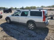 ✅ 2004 Volvo V70 XC Cross Country • VIN: YV1SZ59HX41159008 • Lot: 82298495. Listed on Copart with 135,887 mi. Free auction sales archive from the USA and detailed vehicle history report at DreamBid. Image 2.