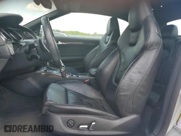 ✅ 2014 Audi RS 5 • VIN: WUAC6AFH8EN900446 • Lot: 59137724. Listed on Copart with 75,167 mi. Free auction sales archive from the USA and detailed vehicle history report at DreamBid. Image 7.