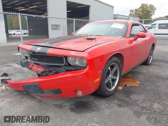 ✅ 2010 Dodge Challenger SE • VIN: 2B3CJ4DV4AH160341 • Lot: 43567795. Wystawiony na IAAI z przebiegiem 220 344 mil. Bezpłatny archiwum sprzedaży aukcyjnych z USA i szczegółowy raport historii pojazdu na DreamBid. Zdjęcie 2.