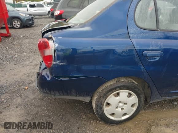 ✅ 2002 Toyota ECHO • VIN: JTDBT123620232098 • Lot: 43266216. Listed on IAAI with 277,768 mi. Free auction sales archive from the USA and detailed vehicle history report at DreamBid. Image 18.