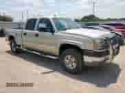 2005 Chevrolet Silverado 2500HD LT with VIN 1GCHK23275F895450, listed as a Copart auction lot 67300775 with 201,667 mi miles and Salvage title. Bid and sale history available at DreamBid. Image 4.