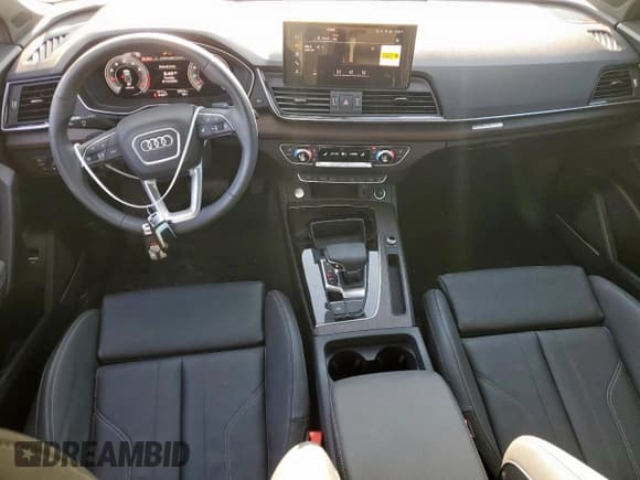 ✅ 2024 Audi Q5 Sportback S line Premium Plus • VIN: WA15AAFY5R2152986 • Lot: 68022195. Listed on Copart with 3,111 mi. Free auction sales archive from the USA and detailed vehicle history report at DreamBid. Image 8.