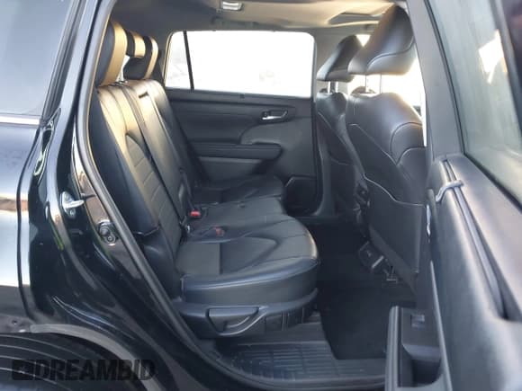 ✅ 2023 Toyota Highlander Limited • VIN: 5TDKDRAH1PS030332 • Lot: 43562432. Listed on IAAI with 44,461 mi. Free auction sales archive from the USA and detailed vehicle history report at DreamBid. Image 8.