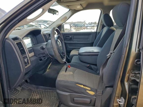 ✅ 2012 Ram 1500 ST • VIN: 1C6RD6FPXCS175262 • Lot: 95212375. Wystawiony na Copart z przebiegiem 142 397 mil. Bezpłatny archiwum sprzedaży aukcyjnych z USA i szczegółowy raport historii pojazdu na DreamBid. Zdjęcie 7.