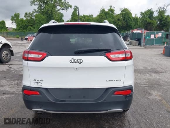 ✅ 2018 Jeep Cherokee Limited • VIN: 1C4PJMDB0JD541414 • Lot: 42322728. Wystawiony na IAAI z przebiegiem 82 631 mil. Bezpłatny archiwum sprzedaży aukcyjnych z USA i szczegółowy raport historii pojazdu na DreamBid. Zdjęcie 16.
