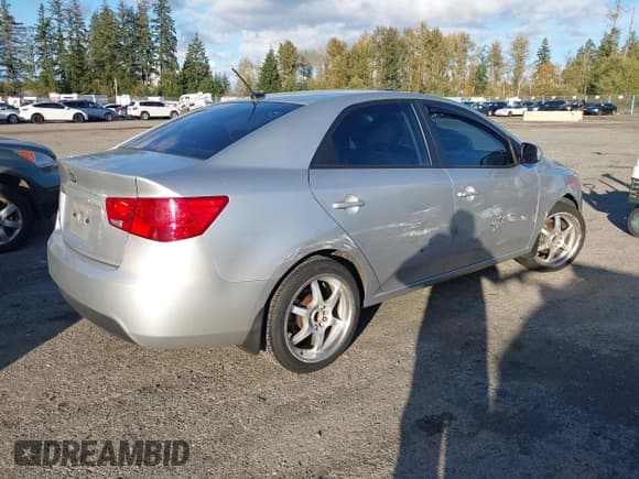 ✅ 2013 Kia Forte LX • VIN: KNAFT4A26D5722149 • Лот: 43563167. Опубликован ранее на IAAI с пробегом 150 647 миль. Бесплатный доступ к архиву аукционных продаж из США и подробный отчёт об истории автомобиля на DreamBid. Изображение 4.