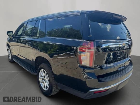 ✅ 2021 Chevrolet Suburban LT • VIN: 1GNSCCKD2MR303016 • Лот: 66665145. Опубликован ранее на Copart с пробегом 246 706 миль. Бесплатный доступ к архиву аукционных продаж из США и подробный отчёт об истории автомобиля на DreamBid. Изображение 3.