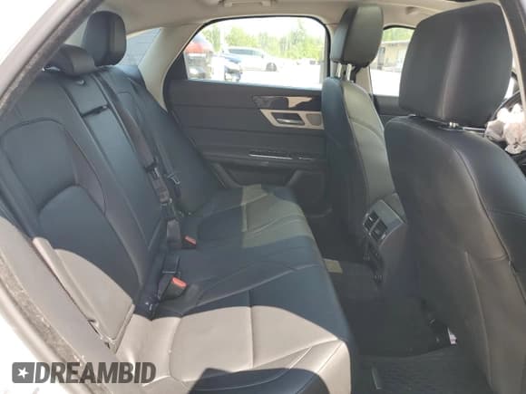 ✅ 2018 Jaguar XF 25t Premium • VIN: SAJBJ4FX0JCY56224 • Лот: 59151855. Опубликован ранее на Copart с пробегом 59 735 миль. Бесплатный доступ к архиву аукционных продаж из США и подробный отчёт об истории автомобиля на DreamBid. Изображение 10.