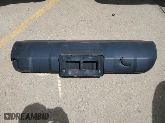 ✅ 2016 Toyota Tacoma SR • VIN: 5TFSX5EN8GX045047 • Лот: 61563995. Опубликован ранее на Copart с пробегом 138 217 миль. Бесплатный доступ к архиву аукционных продаж из США и подробный отчёт об истории автомобиля на DreamBid. Изображение 12.