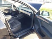 ✅ 2024 Tesla Model Y Performance • VIN: 7SAYGDEF7RF042587 • Lot: 43546539. Wystawiony na IAAI z przebiegiem 18 311 mil. Bezpłatny archiwum sprzedaży aukcyjnych z USA i szczegółowy raport historii pojazdu na DreamBid. Zdjęcie 5.