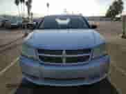 2009 Dodge Avenger SE z VIN 1B3LC46B59N508566, wystawiony jako Copart lot #69698325 z przebiegiem 107 088 mil mil oraz Czysty tytuł • Clean title. Historia ofert i sprzedaży dostępna na DreamBid. Obrazek 5.