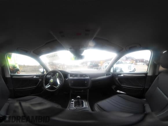 ✅ 2023 Volkswagen Tiguan SE • VIN: 3VV2B7AX0PM019809 • Лот: 43694567. Опубликован ранее на IAAI с пробегом 21 500 миль. Бесплатный доступ к архиву аукционных продаж из США и подробный отчёт об истории автомобиля на DreamBid. Изображение 18.