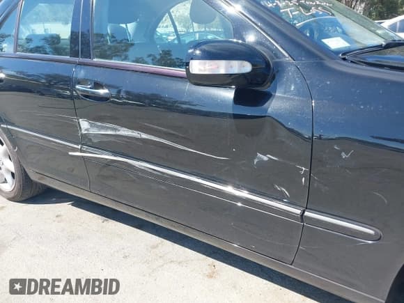 ✅ 2004 Mercedes-Benz C 240 • VIN: WDBRF61J14A571222 • Lot: 42024811. Wystawiony na IAAI z przebiegiem 67 492 mil. Bezpłatny archiwum sprzedaży aukcyjnych z USA i szczegółowy raport historii pojazdu na DreamBid. Zdjęcie 12.