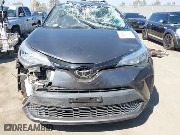 ✅ 2020 Toyota C-HR LE • VIN: JTNKHMBX6L1070387 • Lot: 43230394. Listed on IAAI with 59,357 mi. Free auction sales archive from the USA and detailed vehicle history report at DreamBid. Image 11.