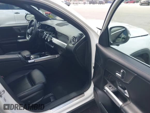 ✅ 2021 Mercedes-Benz GLB 250 • VIN: W1N4M4GB8MW127207 • Лот: 43313430. Опубликован ранее на IAAI с пробегом 71 670 миль. Бесплатный доступ к архиву аукционных продаж из США и подробный отчёт об истории автомобиля на DreamBid. Изображение 5.