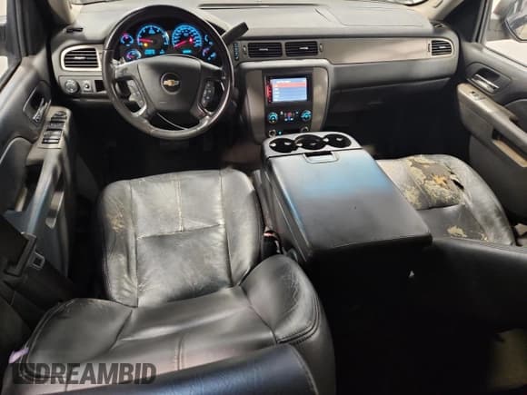 ✅ 2010 Chevrolet Suburban LS • VIN: 1GNUCHE0XAR161346 • Lot: 81223895. Listed on Copart with 211,599 mi. Free auction sales archive from the USA and detailed vehicle history report at DreamBid. Image 8.