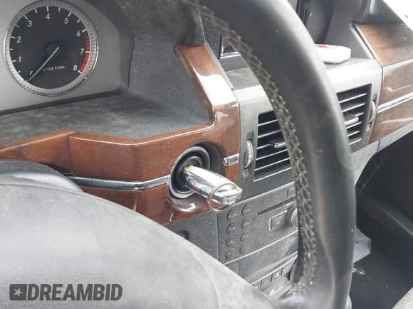 ✅ 2012 Mercedes-Benz GLK 350 • VIN: WDCGG8HB8CF755634 • Lot: 43270641. Listed on IAAI with 125,088 mi. Free auction sales archive from the USA and detailed vehicle history report at DreamBid. Image 11.