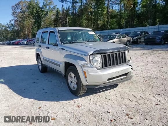✅ 2011 Jeep Liberty Sport • VIN: 1J4PN2GK5BW579922 • Lot: 82185145. Wystawiony na Copart z przebiegiem 191 798 mil. Bezpłatny archiwum sprzedaży aukcyjnych z USA i szczegółowy raport historii pojazdu na DreamBid. Zdjęcie 14.