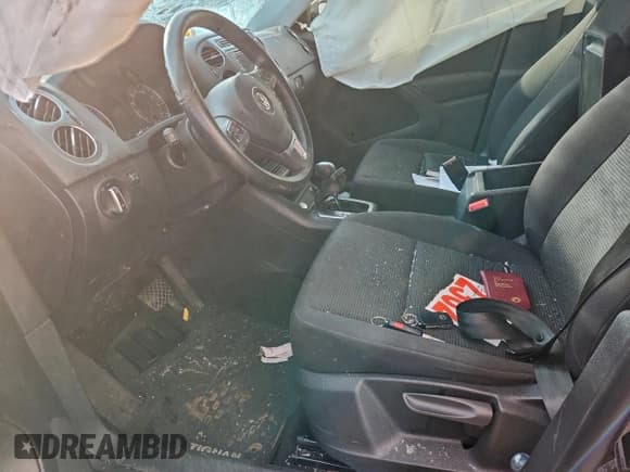 ✅ 2018 Volkswagen Tiguan • VIN: WVGBV7AX7JK002568 • Лот: 93482765. Опубликован ранее на Copart с пробегом 42 546 миль. Бесплатный доступ к архиву аукционных продаж из США и подробный отчёт об истории автомобиля на DreamBid. Изображение 7.