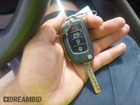 ✅ 2018 Hyundai Tucson SEL • VIN: KM8J33A46JU600381 • Lot: 43268402. Wystawiony na IAAI z przebiegiem 88 535 mil mil. Skorzystaj z bezpłatnego archiwum sprzedaży aukcyjnych z USA i zobacz szczegółowy raport historii pojazdu na DreamBid. Zdjęcie 11.