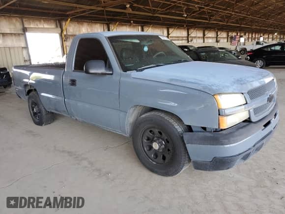 2004 Chevrolet Silverado 1500 LS z VIN 1GCEC14T94E230930, wystawiony jako Copart lot #52877205 z przebiegiem Nie podano mil oraz Czysty tytuł • Clean title. Historia ofert i sprzedaży dostępna na DreamBid. Obrazek 4.