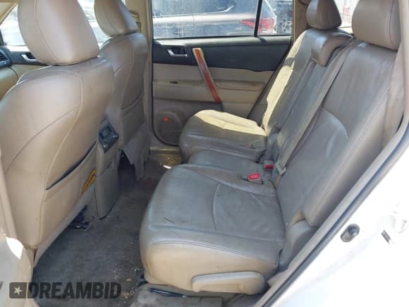✅ 2010 Toyota Highlander Limited • VIN: 5TDDK3EH9AS008382 • Lot: 42979794. Listed on IAAI with 275,625 mi. Free auction sales archive from the USA and detailed vehicle history report at DreamBid. Image 8.