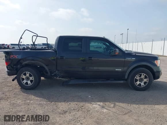 ✅ 2014 Ford F-150 XL • VIN: 1FTFW1ET1EKF72756 • Lot: 42756984. Wystawiony na IAAI z przebiegiem 261 627 mil. Bezpłatny archiwum sprzedaży aukcyjnych z USA i szczegółowy raport historii pojazdu na DreamBid. Zdjęcie 13.