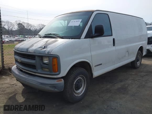 ✅ 1998 Chevrolet Chevy Van • VIN: 1GCGG25R0W1069769 • Лот: 41767029. Опубликован ранее на IAAI с пробегом 239 428 миль. Бесплатный доступ к архиву аукционных продаж из США и подробный отчёт об истории автомобиля на DreamBid. Изображение 2.