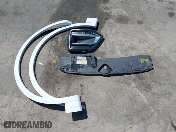 ✅ 2023 Audi Q5 Premium Plus • VIN: WA1BBAFY9P2174616 • Lot: 43076150. Listed on IAAI with 6,093 mi. Free auction sales archive from the USA and detailed vehicle history report at DreamBid. Image 12.