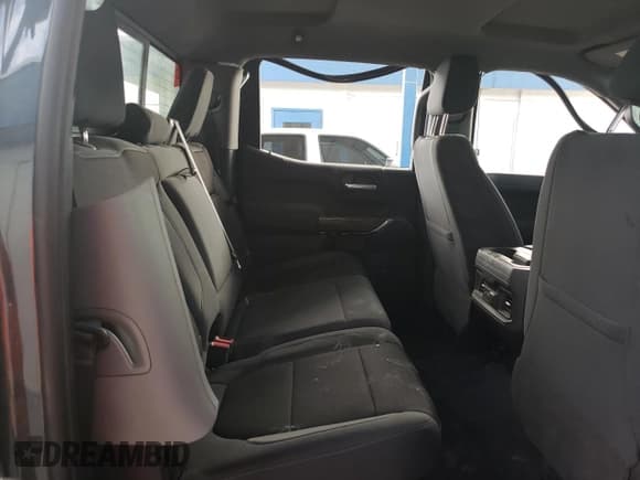 ✅ 2021 Chevrolet Silverado 1500 RST • VIN: 3GCUYEET3MG164130 • Lot: 90551415. Wystawiony na Copart z przebiegiem Nie podano. Bezpłatny archiwum sprzedaży aukcyjnych z USA i szczegółowy raport historii pojazdu na DreamBid. Zdjęcie 10.