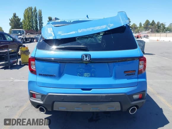 ✅ 2025 Honda Passport TrailSport • VIN: 5FNYF8H64SB018935 • Lot: 42996150. Listed on IAAI with 4,322 mi. Free auction sales archive from the USA and detailed vehicle history report at DreamBid. Image 16.