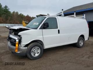 ✅ 2021 Chevrolet Express Cargo • VIN: 1GCWGAF78M1175905 • Lot: 76753864. Listed on Copart with 27,446 mi. Free auction sales archive from the USA and detailed vehicle history report at DreamBid. Image 1.