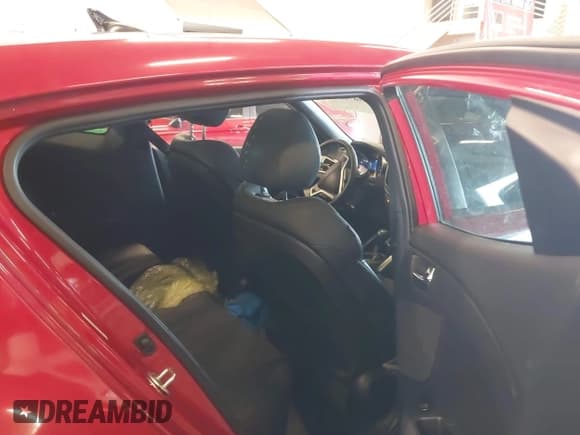 ✅ 2016 Hyundai Veloster • VIN: KMHTC6AD2GU281385 • Lot: 41507082. Wystawiony na IAAI z przebiegiem 79 282 mil. Bezpłatny archiwum sprzedaży aukcyjnych z USA i szczegółowy raport historii pojazdu na DreamBid. Zdjęcie 8.