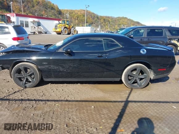 ✅ 2018 Dodge Challenger R/T Plus Shaker • VIN: 2C3CDZBT8JH220064 • Лот: 43593495. Опубликован ранее на IAAI с пробегом 46 708 миль. Бесплатный доступ к архиву аукционных продаж из США и подробный отчёт об истории автомобиля на DreamBid. Изображение 15.