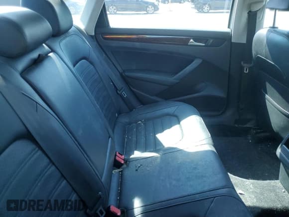 ✅ 2012 Volkswagen Passat SEL • VIN: 1VWCP7A31CC038430 • Lot: 67553655. Wystawiony na Copart z przebiegiem 202 553 mil. Bezpłatny archiwum sprzedaży aukcyjnych z USA i szczegółowy raport historii pojazdu na DreamBid. Zdjęcie 10.