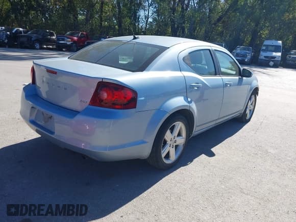 ✅ 2013 Dodge Avenger SXT • VIN: 1C3CDZCB7DN680575 • Lot: 43463578. Listed on IAAI with 190,494 mi. Free auction sales archive from the USA and detailed vehicle history report at DreamBid. Image 4.