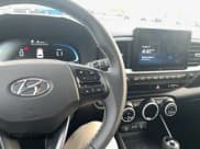 ✅ 2025 Hyundai Venue SEL • VIN: KMHRC8A39SU393994 • Lot: 93299455. Listed on Copart with 944 mi. Free auction sales archive from the USA and detailed vehicle history report at DreamBid. Image 9.